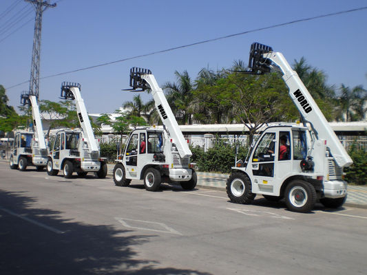 4 Dieselmotor-des Teleskopladers 2.5T des Rad-Antriebs-EPA Last teleskopischer Gabelstapler 4WD Telehandler